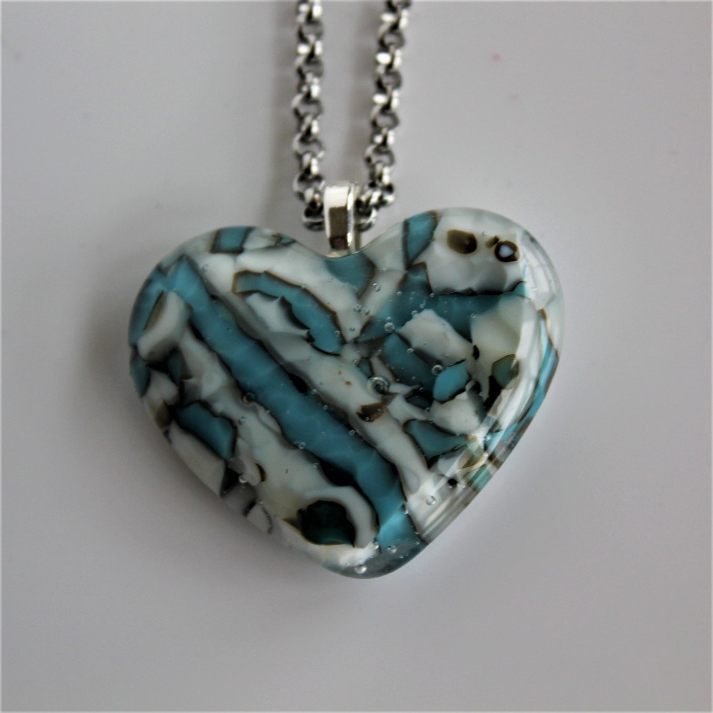 Glass Heart Pendant with Glass Reacting