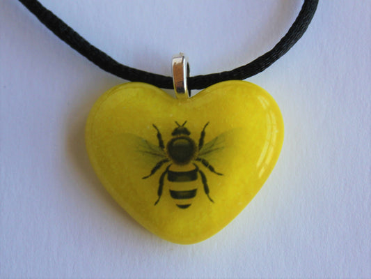 Heart Bee Pendant Made of Glass