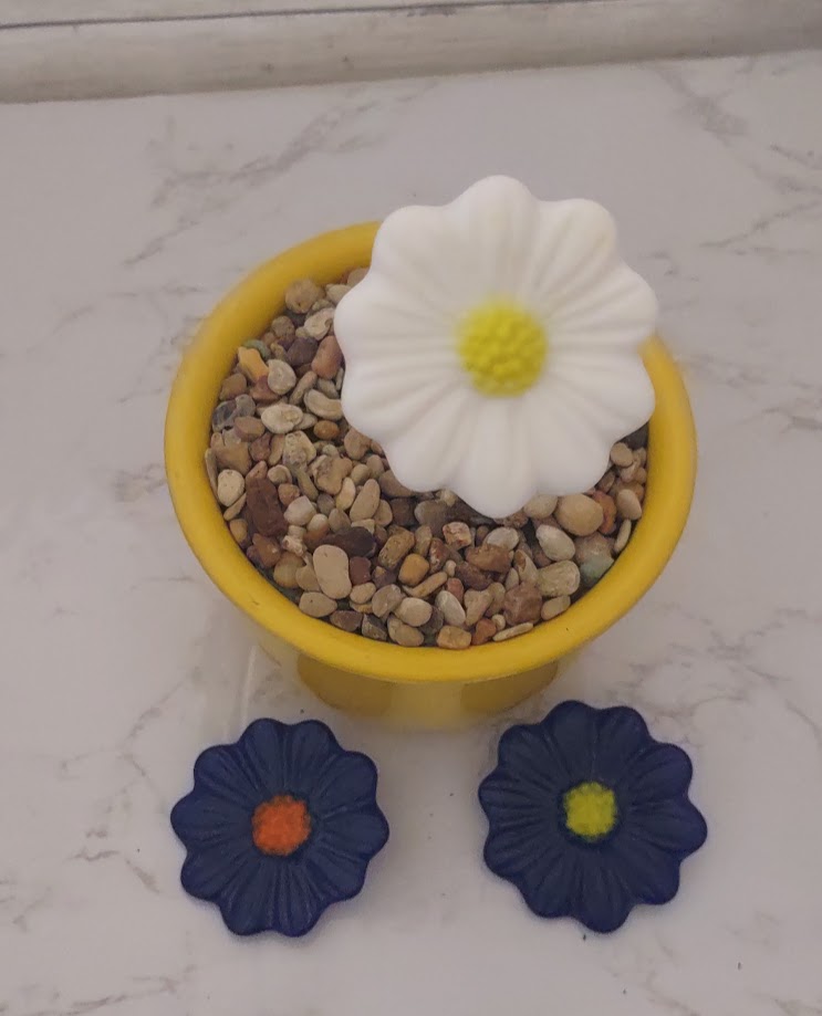 Fused Glass Daisy Flower